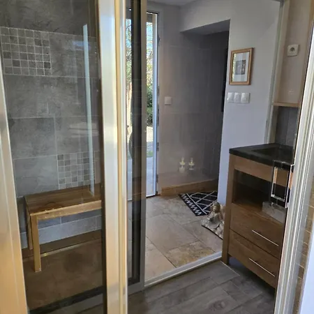 Holiday home Hammam Et Jacuzzi En Provence Caphan