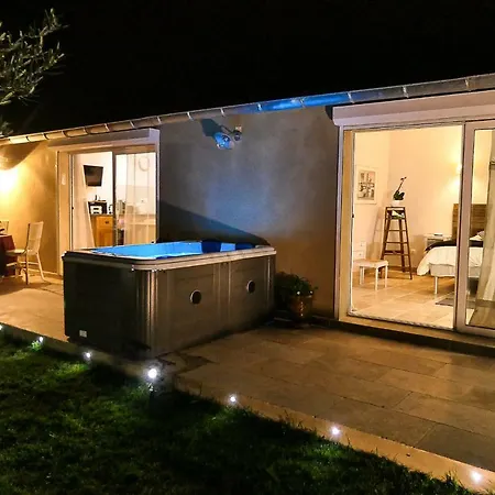 Hammam Et Jacuzzi En Provence Holiday home Caphan